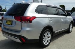 2021 Mitsubishi Outlander ES