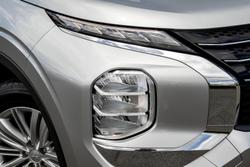 2024 Mitsubishi Outlander ES
