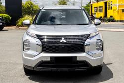 2024 Mitsubishi Outlander ES
