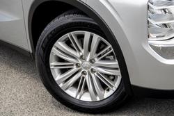 2024 Mitsubishi Outlander ES