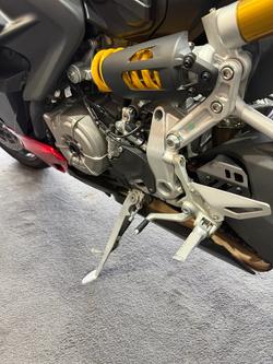 2024 DUCATI STREETFIGHTER V2 Red