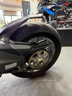 2024 DUCATI STREETFIGHTER V2 Red