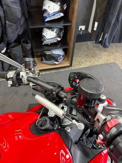 2024 DUCATI STREETFIGHTER V2 Red