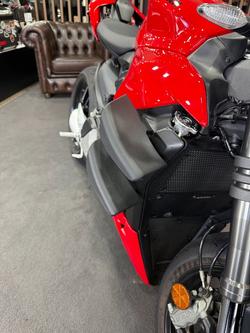 2024 DUCATI STREETFIGHTER V2 Red