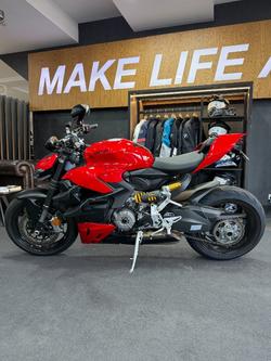 2024 DUCATI STREETFIGHTER V2 Red