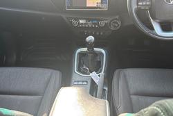 2017 Toyota Hilux SR5