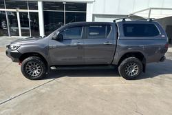 2017 Toyota Hilux SR5