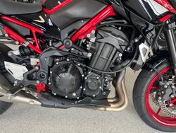 2024 Kawasaki Z900 (ZR900) RED