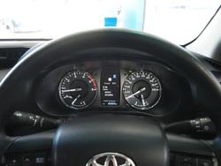 2022 Toyota Hilux SR