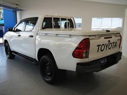 2022 Toyota Hilux SR