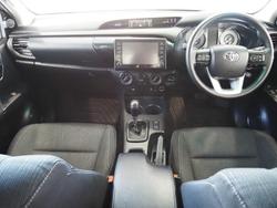 2022 Toyota Hilux SR