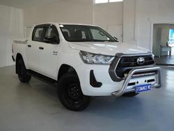 2022 Toyota Hilux SR
