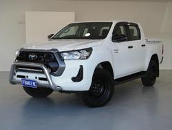 2022 Toyota Hilux SR
