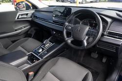 2024 Mitsubishi Outlander LS