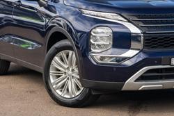 2024 Mitsubishi Outlander LS