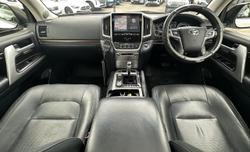 2020 Toyota Landcruiser VX