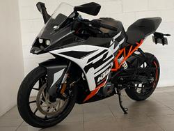 2021 KTM RC 390 RC Orange