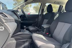 2024 Mitsubishi Triton GLX