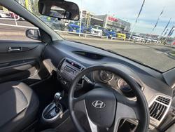 2015 HYUNDAI I20 Active