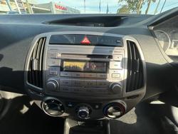 2015 HYUNDAI I20 Active