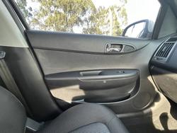 2015 HYUNDAI I20 Active