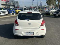 2015 HYUNDAI I20 Active