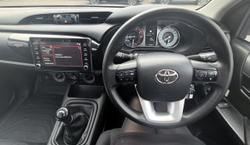 2022 Toyota Hilux SR