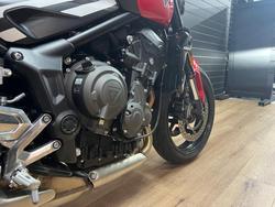 2025 TRIUMPH TRIDENT 660 White