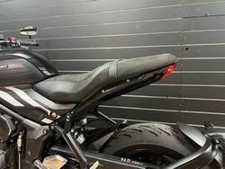 2025 TRIUMPH TRIDENT 660 White