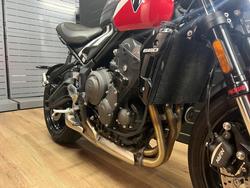 2025 TRIUMPH TRIDENT 660 White