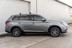 2017 Mitsubishi Outlander LS Safety Pack