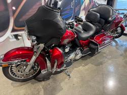2011 Harley-Davidson Ultra Classic Electra Glide 1690 (FLHTCU) Touring Red