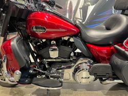 2011 Harley-Davidson Ultra Classic Electra Glide 1690 (FLHTCU) Touring Red
