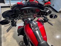 2011 Harley-Davidson Ultra Classic Electra Glide 1690 (FLHTCU) Touring Red