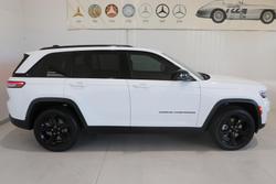 2022 Jeep Grand Cherokee Night Eagle