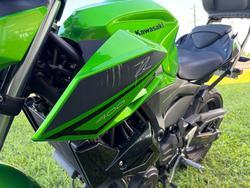 2022 Kawasaki Z400 Green