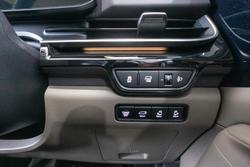 2024 Kia Carnival GT-Line HEV