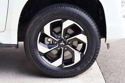 2024 Mitsubishi Pajero Sport GLS