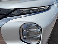 2024 Mitsubishi Outlander LS