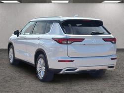 2024 Mitsubishi Outlander LS