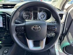 2025 Toyota Hilux SR5 48V