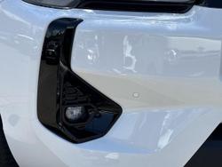2025 Toyota Hilux SR5 48V