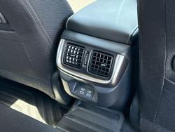 2025 Toyota Hilux SR5 48V