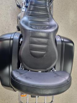 2022 Harley-Davidson Sport Glide 107 (FLSB)