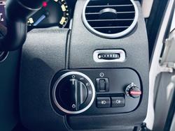 2016 Land Rover Discovery TDV6 Series 4 MY16.5 4X4 Dual Range Fuji White