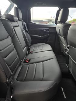 2024 Isuzu D-MAX BLADE