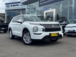 2023 Mitsubishi Outlander ES
