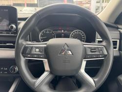 2023 Mitsubishi Outlander ES