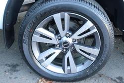 2023 Isuzu MU-X LS-T