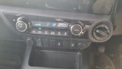 2016 Toyota Hilux SR5